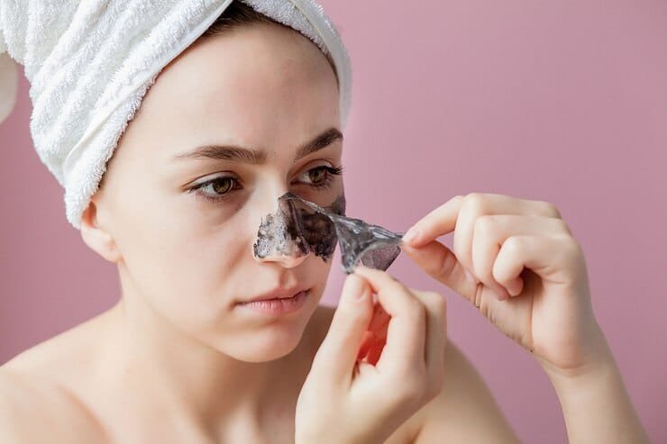 Expert Tips For Removing Blackheads And Maintaining Clear Skin